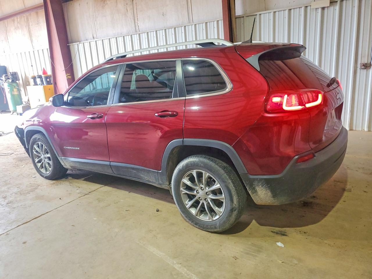 1C4PJLLB9KD132776 · 2019 JEEP CHEROKEE · 2/12