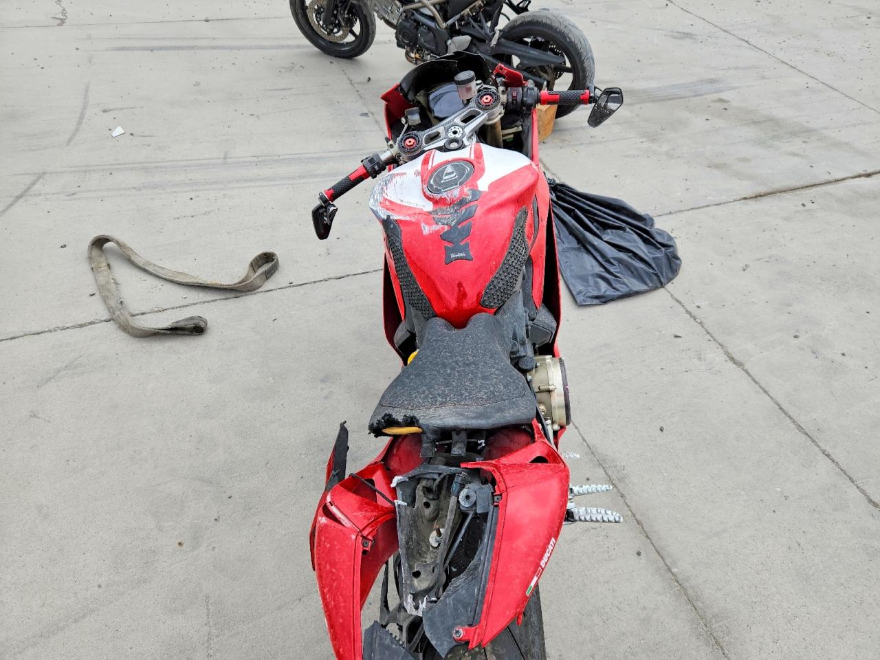 ZDM14BPW4CB004340 · 2012 DUCATI SUPERBIKE · 6/8