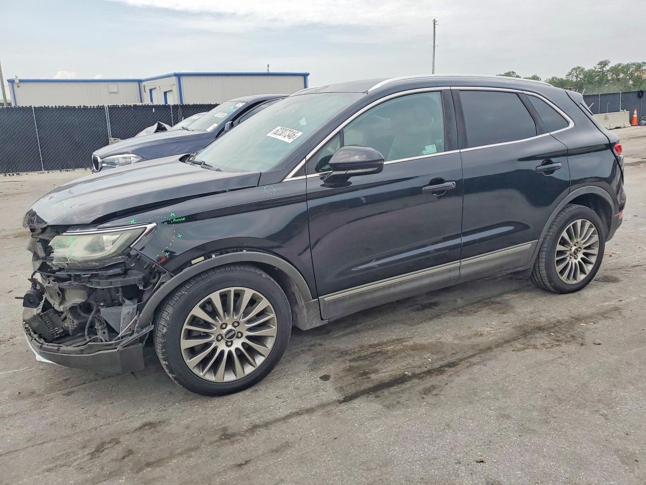 5LMCJ3C98HUL12120 · 2017 LINCOLN MKC
