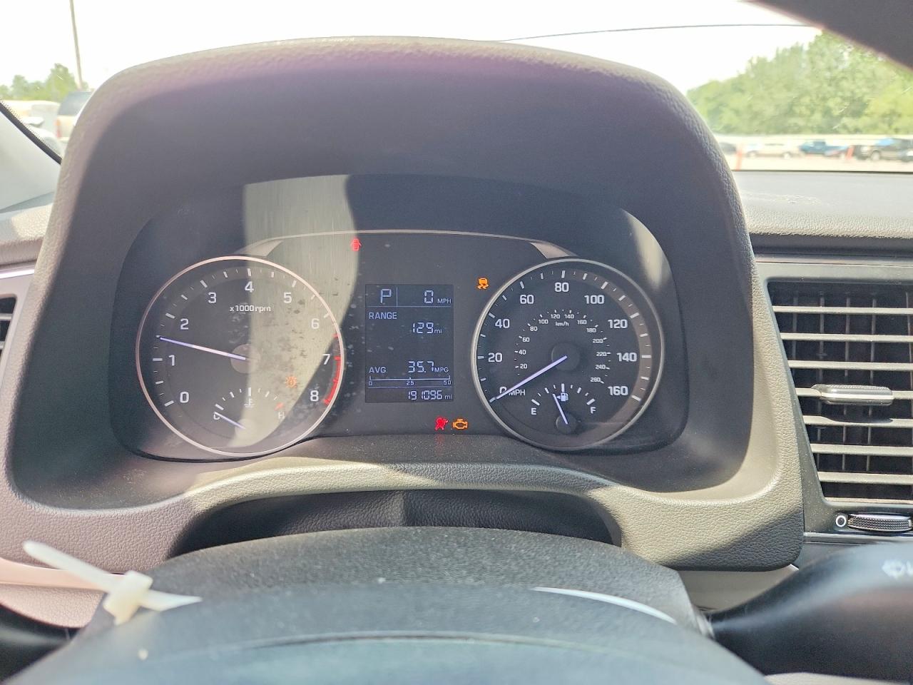 5NPD74LF6HH172794 · 2017 HYUNDAI ELANTRA · 9/13