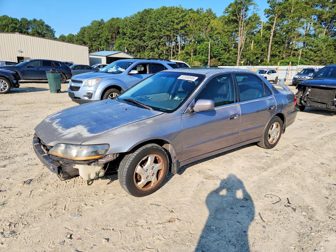 1HGCG6680YA093523 · 2000 HONDA ACCORD