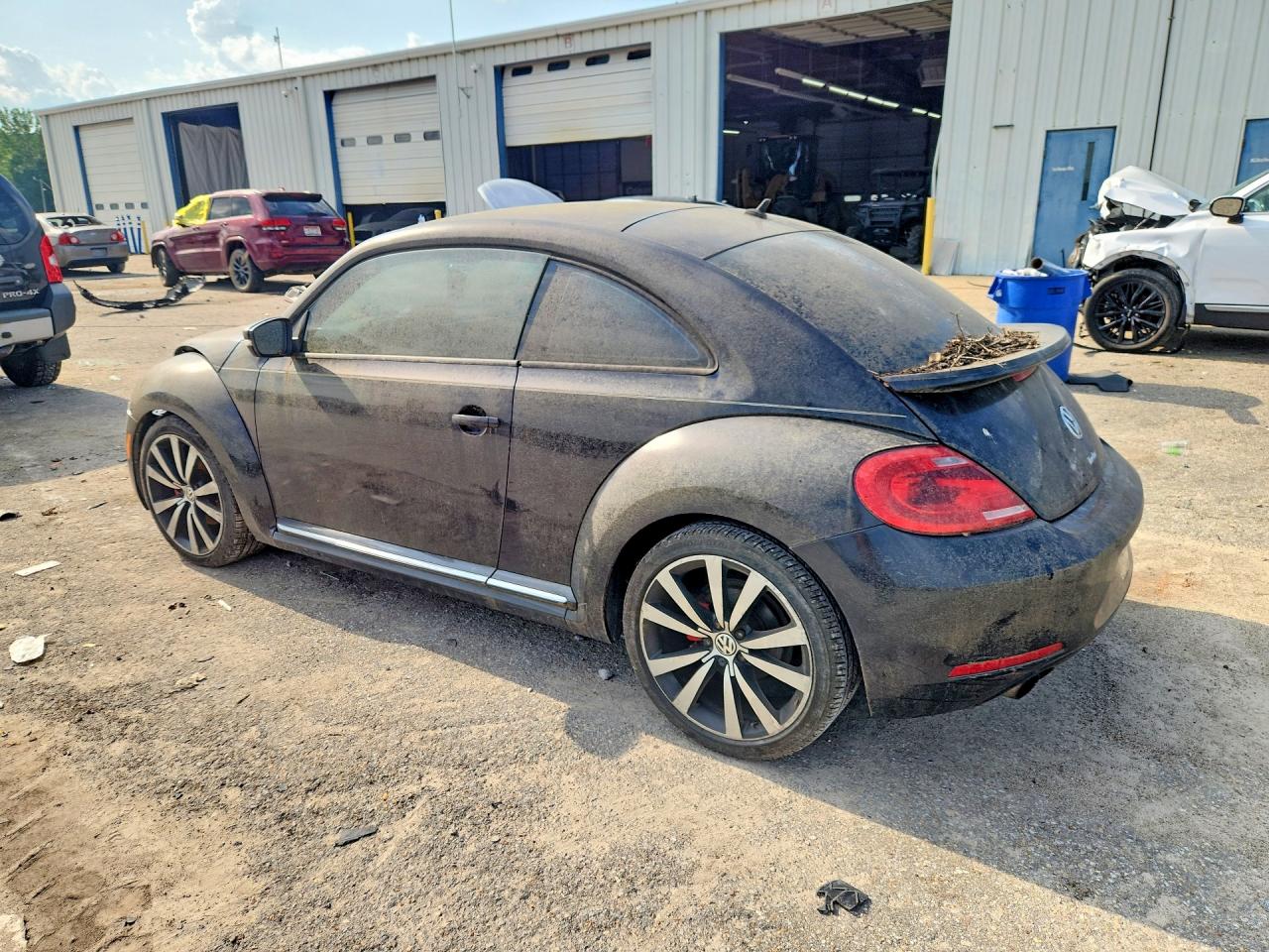 3VWV67AT5CM644498 · 2012 VOLKSWAGEN BEETLE · 2/12