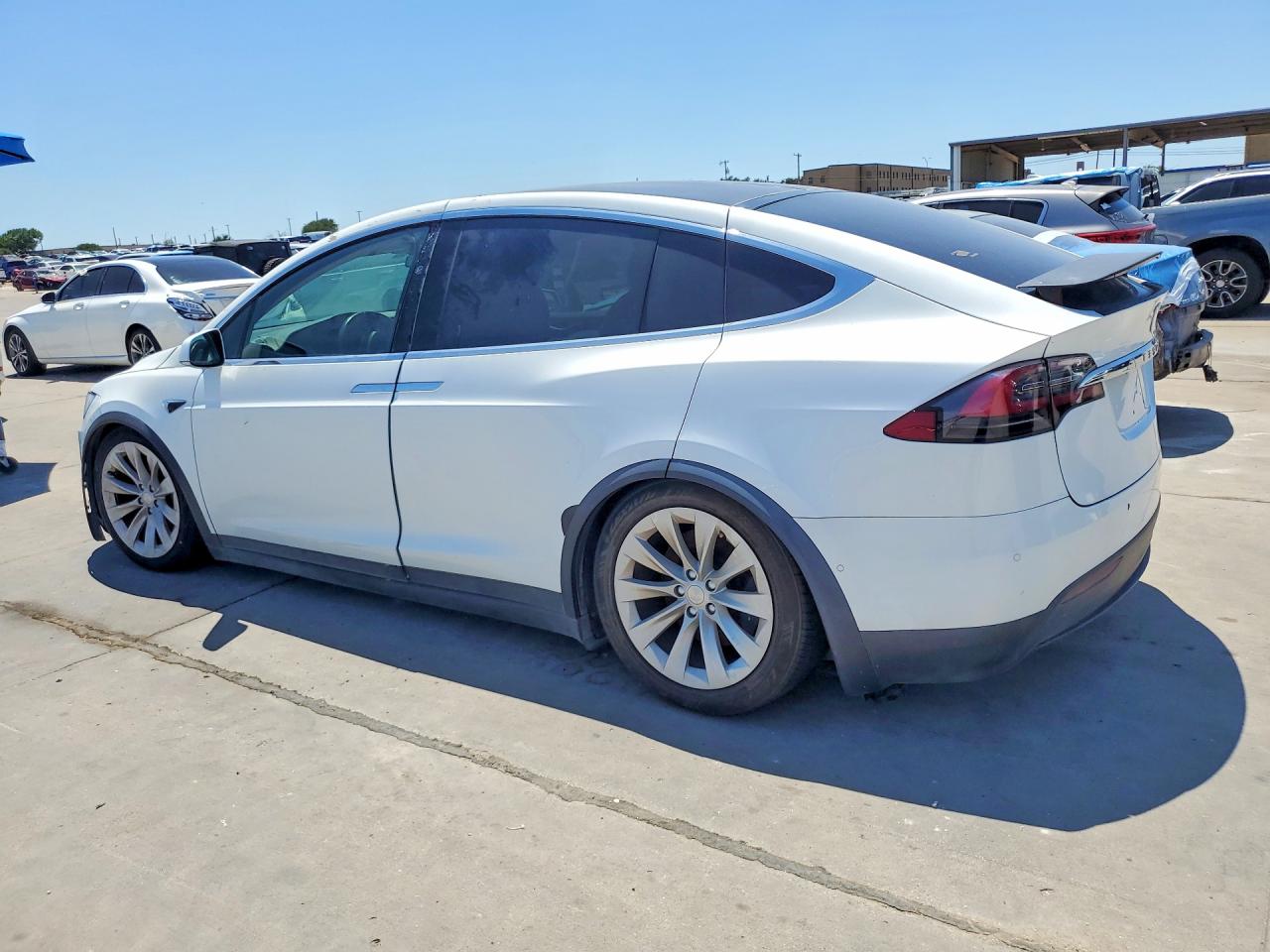 5YJXCDE26LF231868 · 2020 TESLA MODEL X · 2/13