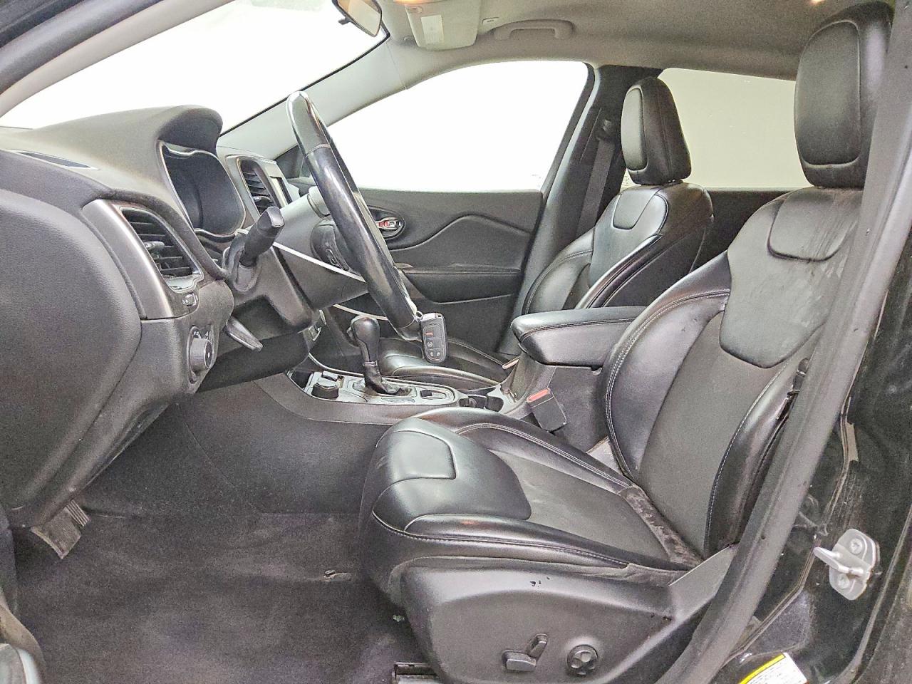 1C4PJMLB2KD174874 · 2019 JEEP CHEROKEE · 7/13