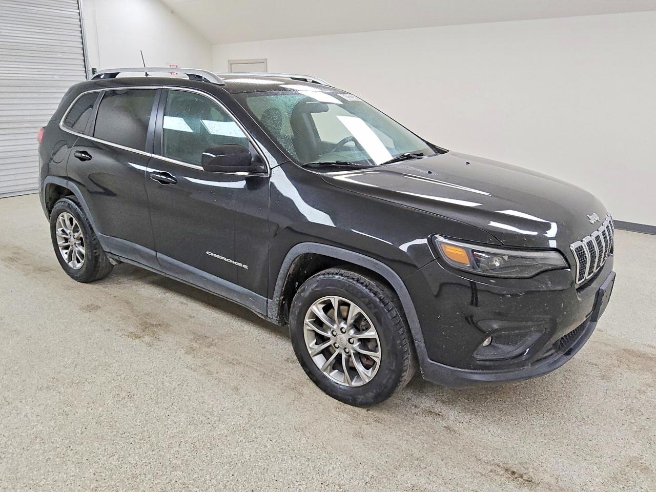 1C4PJMLB2KD174874 · 2019 JEEP CHEROKEE · 4/13