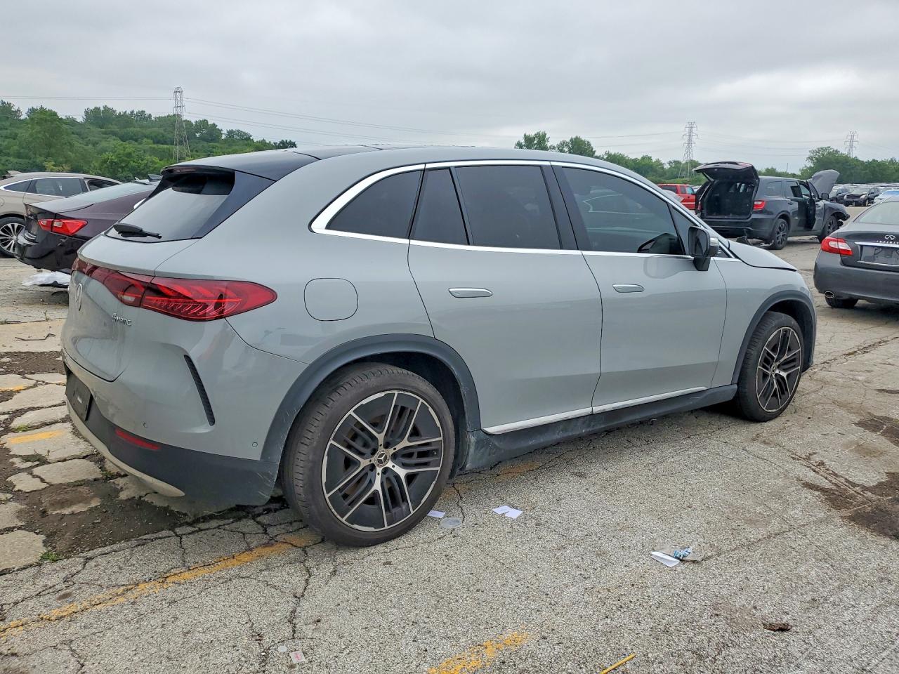 4JGGM1CB4PA017521 · 2023 MERCEDES-BENZ EQE SUV · 3/13