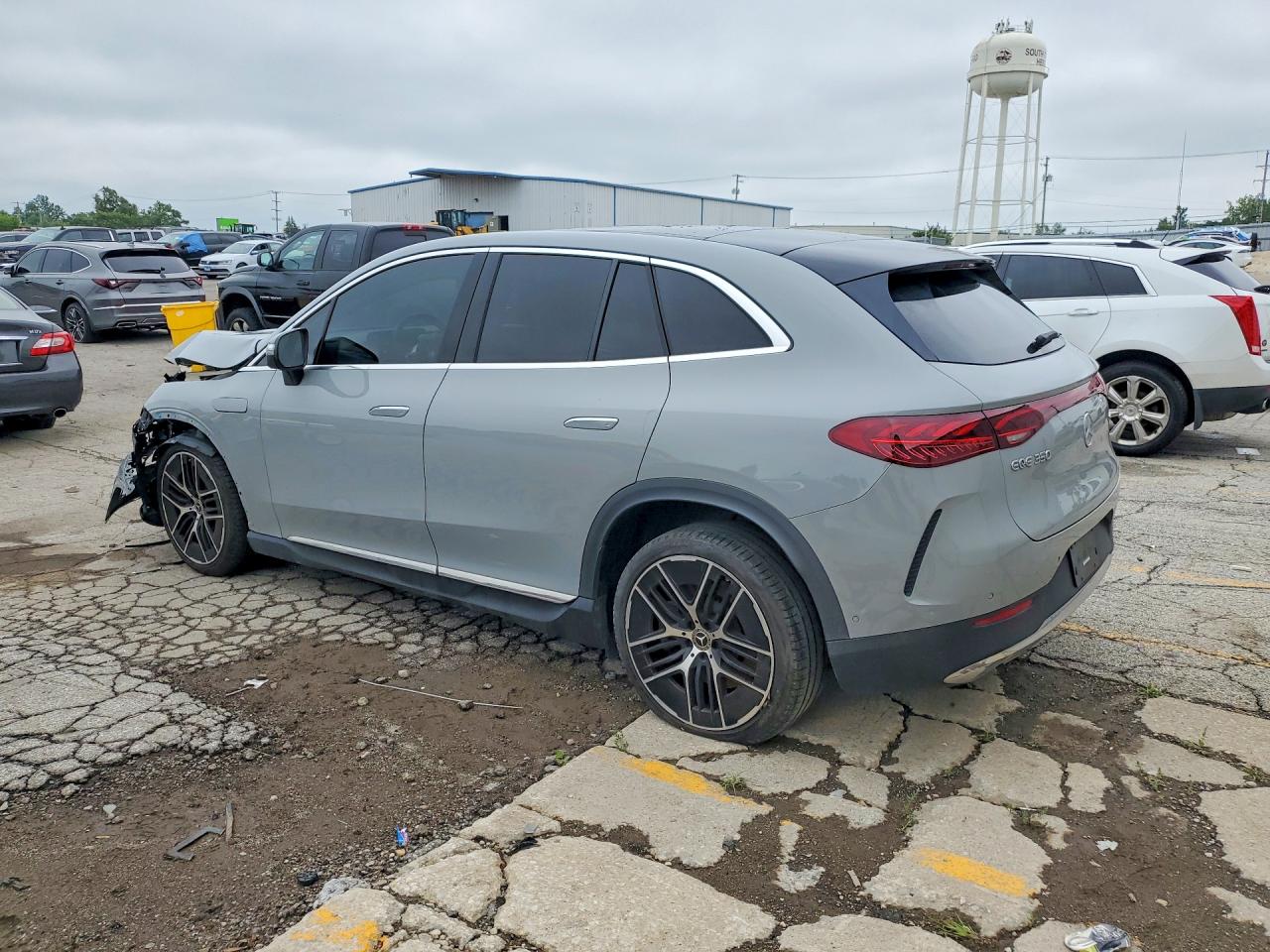 4JGGM1CB4PA017521 · 2023 MERCEDES-BENZ EQE SUV · 2/13