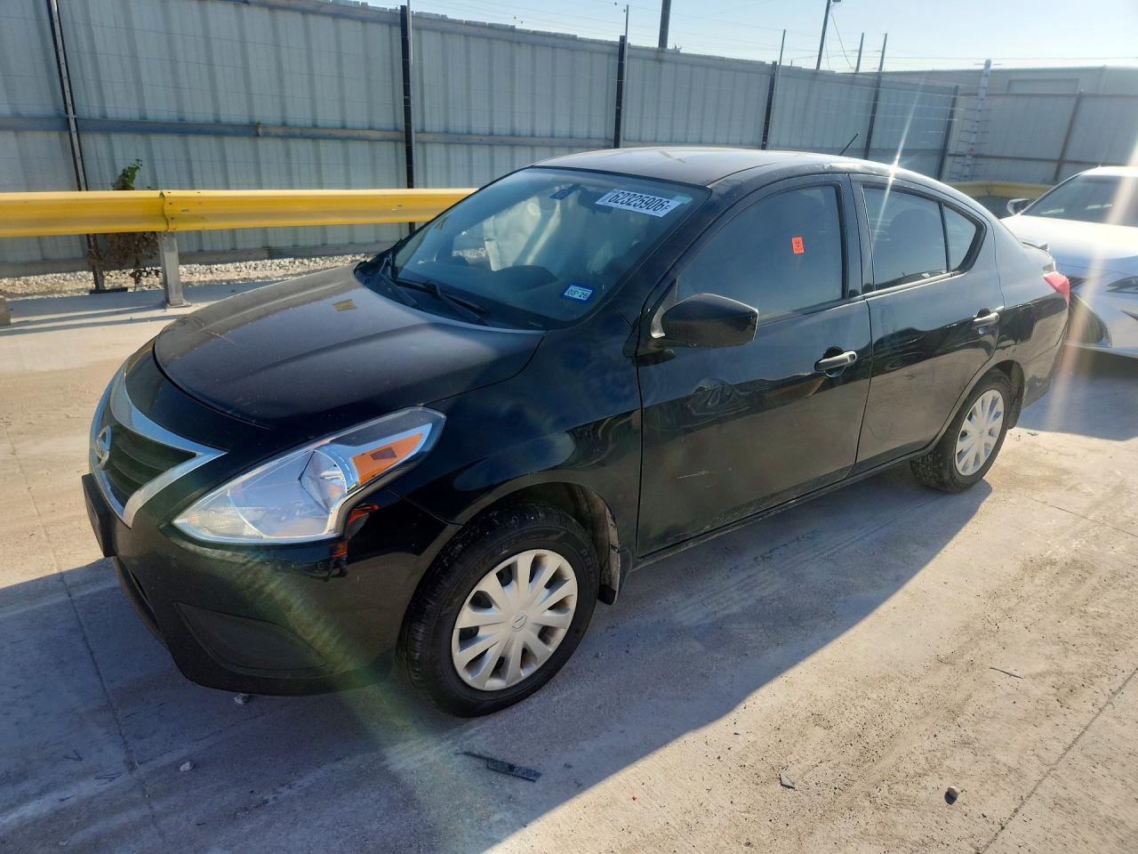 3N1CN7AP0JL814708 · 2018 NISSAN VERSA
