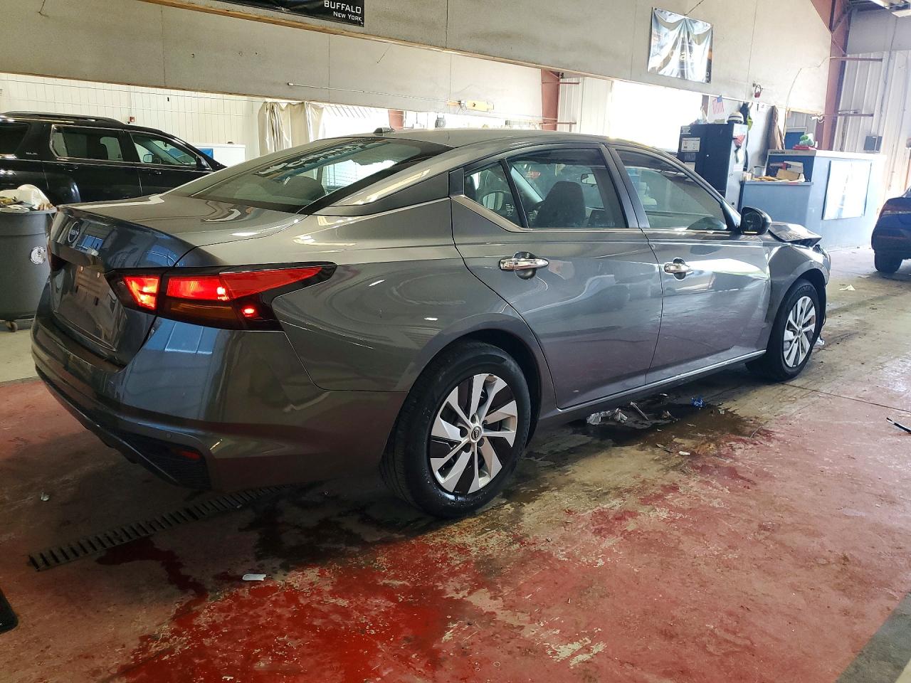 1N4BL4BV3SN327455 · 2025 NISSAN ALTIMA · 3/13