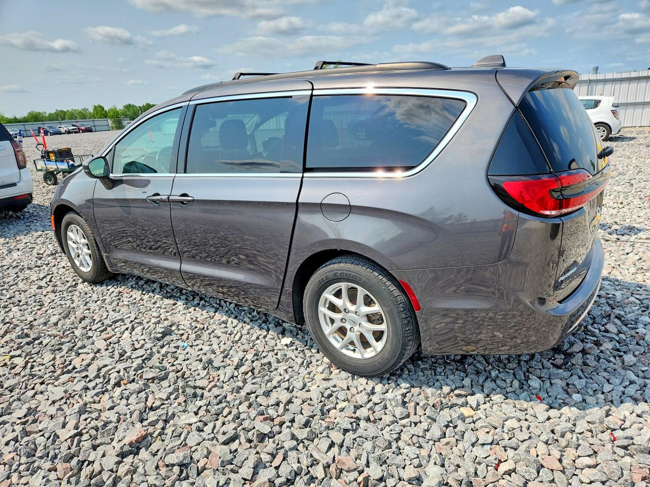 2C4RC1BG2NR117297 · 2022 CHRYSLER PACIFICA · 2/13