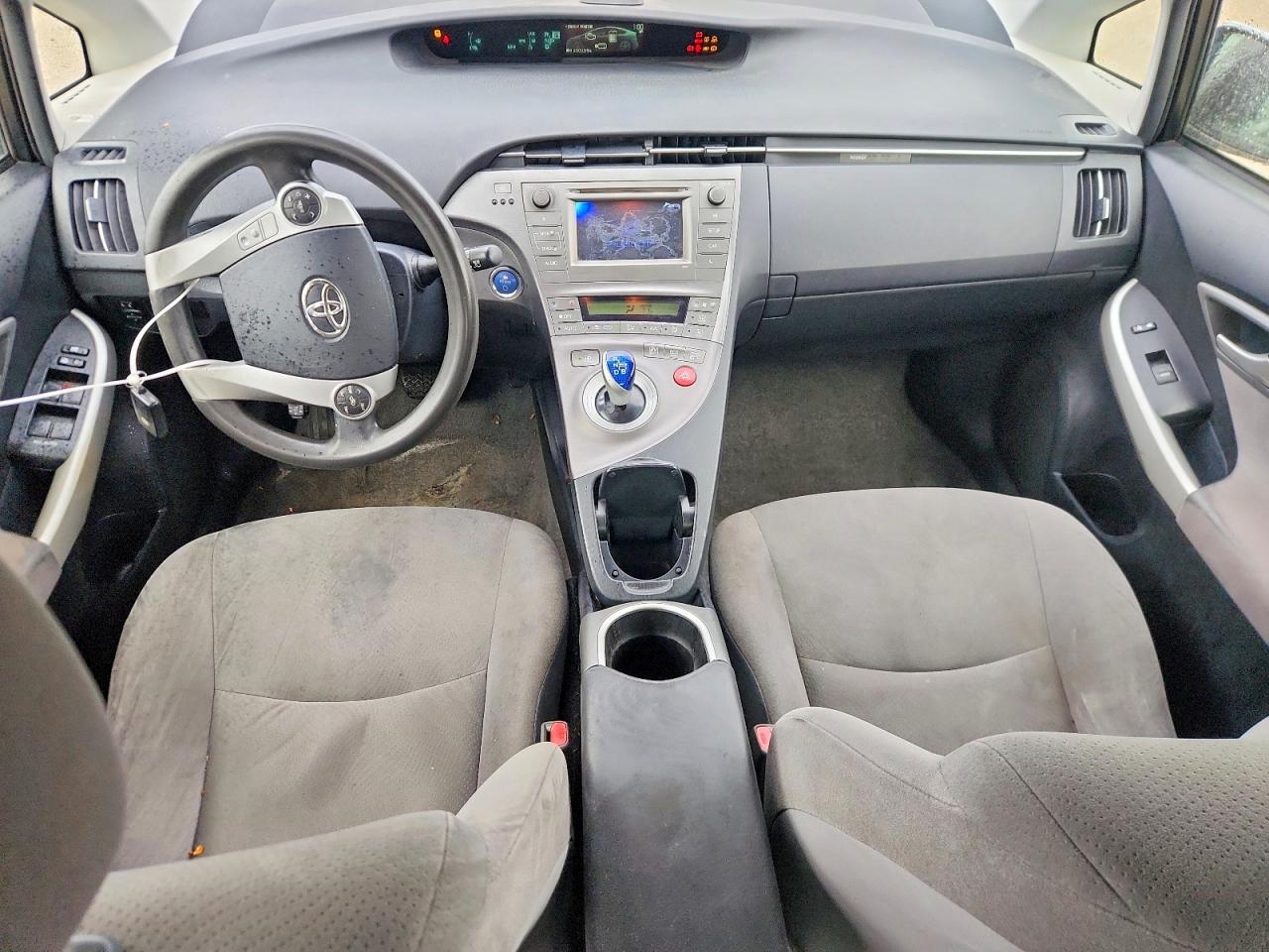 JTDKN3DU4F1907426 · 2015 TOYOTA PRIUS · 8/12