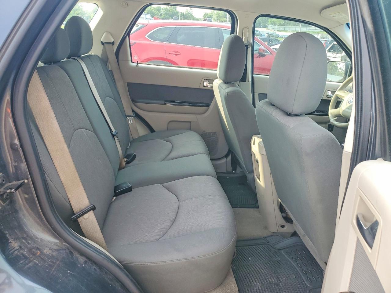 4F2CY0C76AKM02111 · 2010 MAZDA TRIBUTE · 11/13