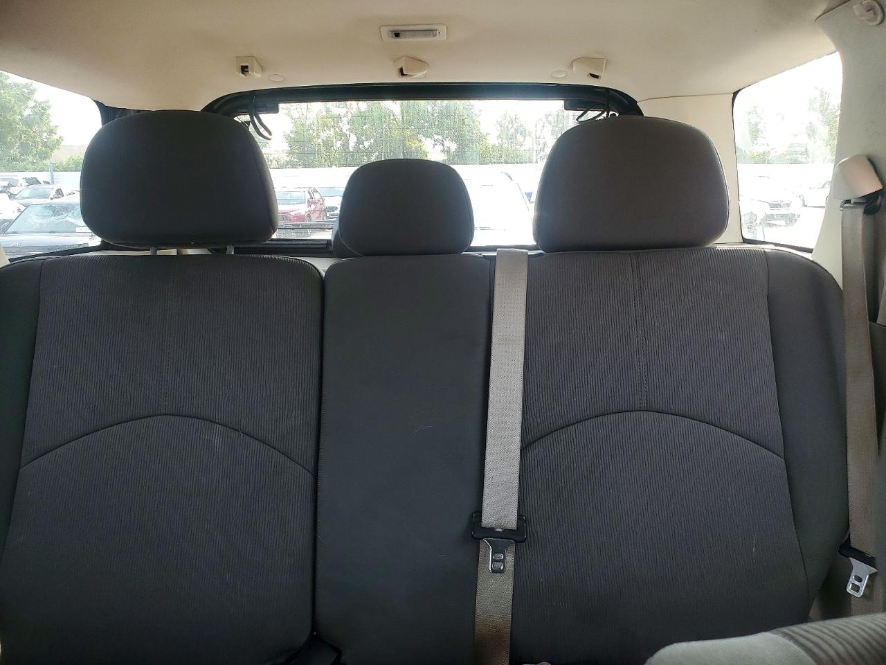 4F2CY0C76AKM02111 · 2010 MAZDA TRIBUTE · 10/13