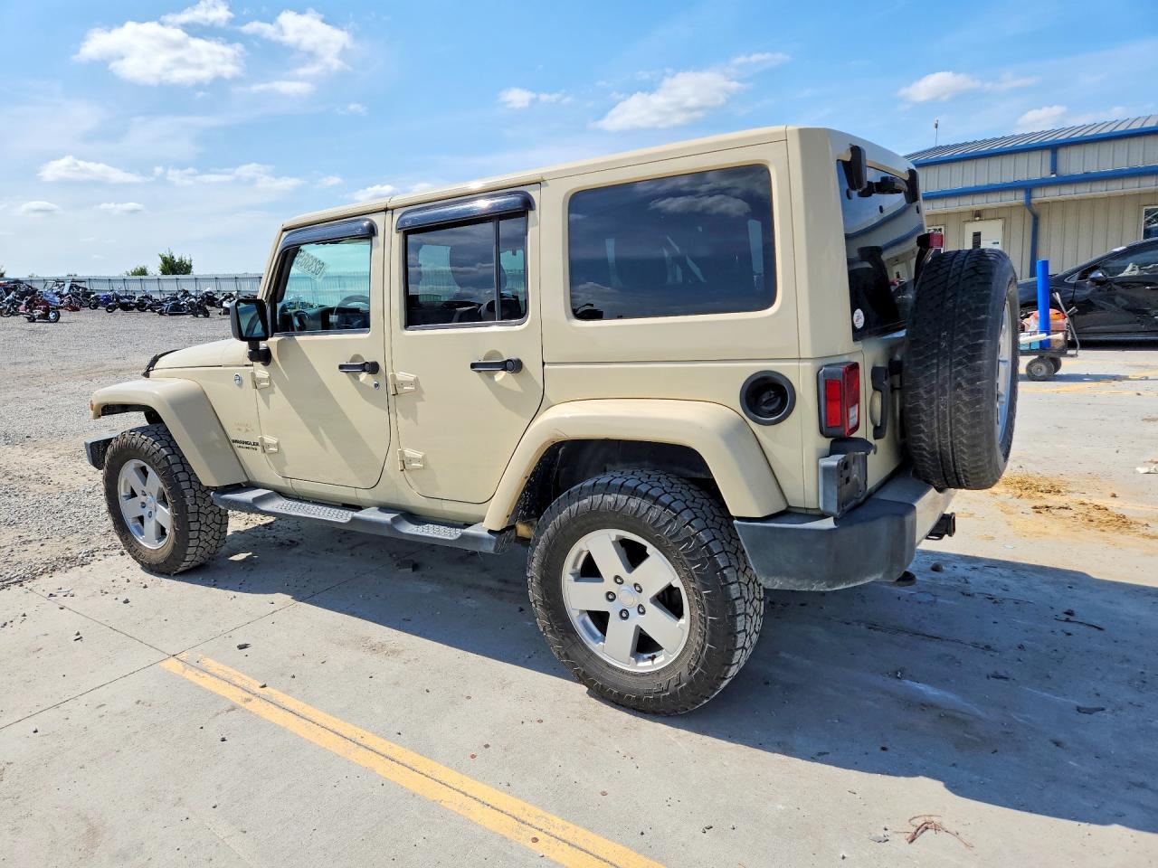 1C4BJWEG8CL107704 · 2012 JEEP WRANGLER UNLIMITED · 2/13