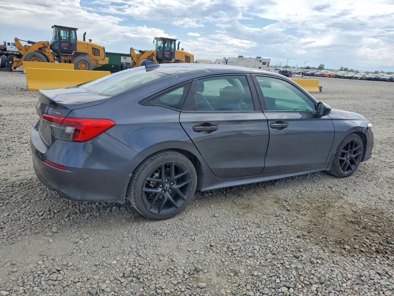 2HGFE2F55NH556335 · 2022 HONDA CIVIC · 3/12