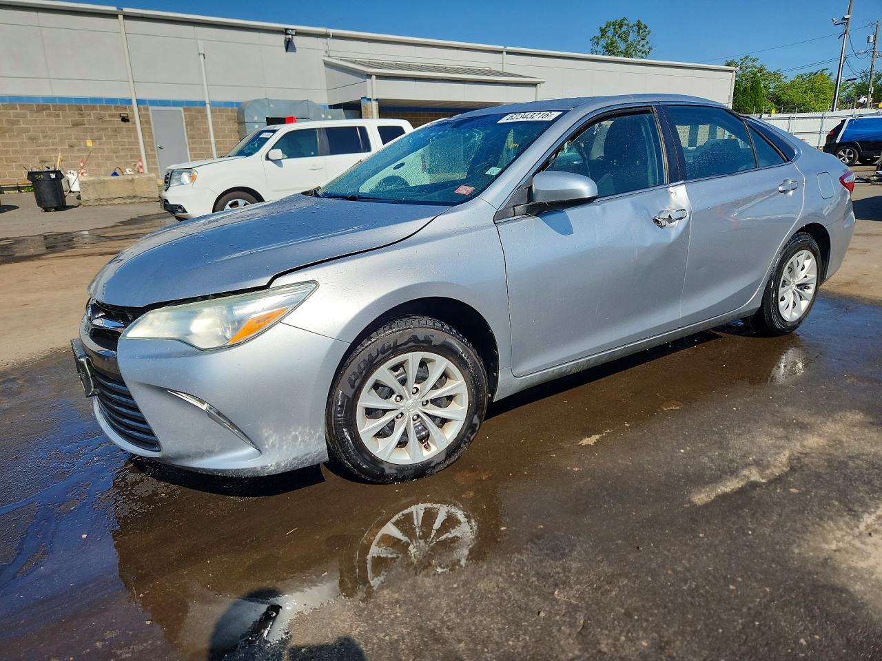 4T1BF1FK4FU876878 · 2015 TOYOTA CAMRY