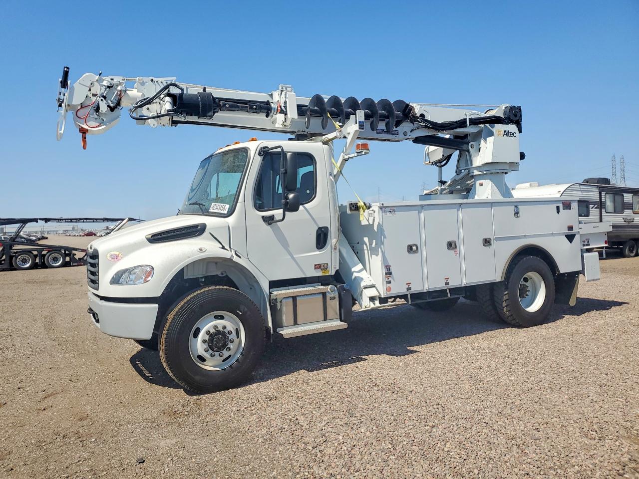 1FVDCXFC7SHVJ8621 · 2025 FREIGHTLINER M2