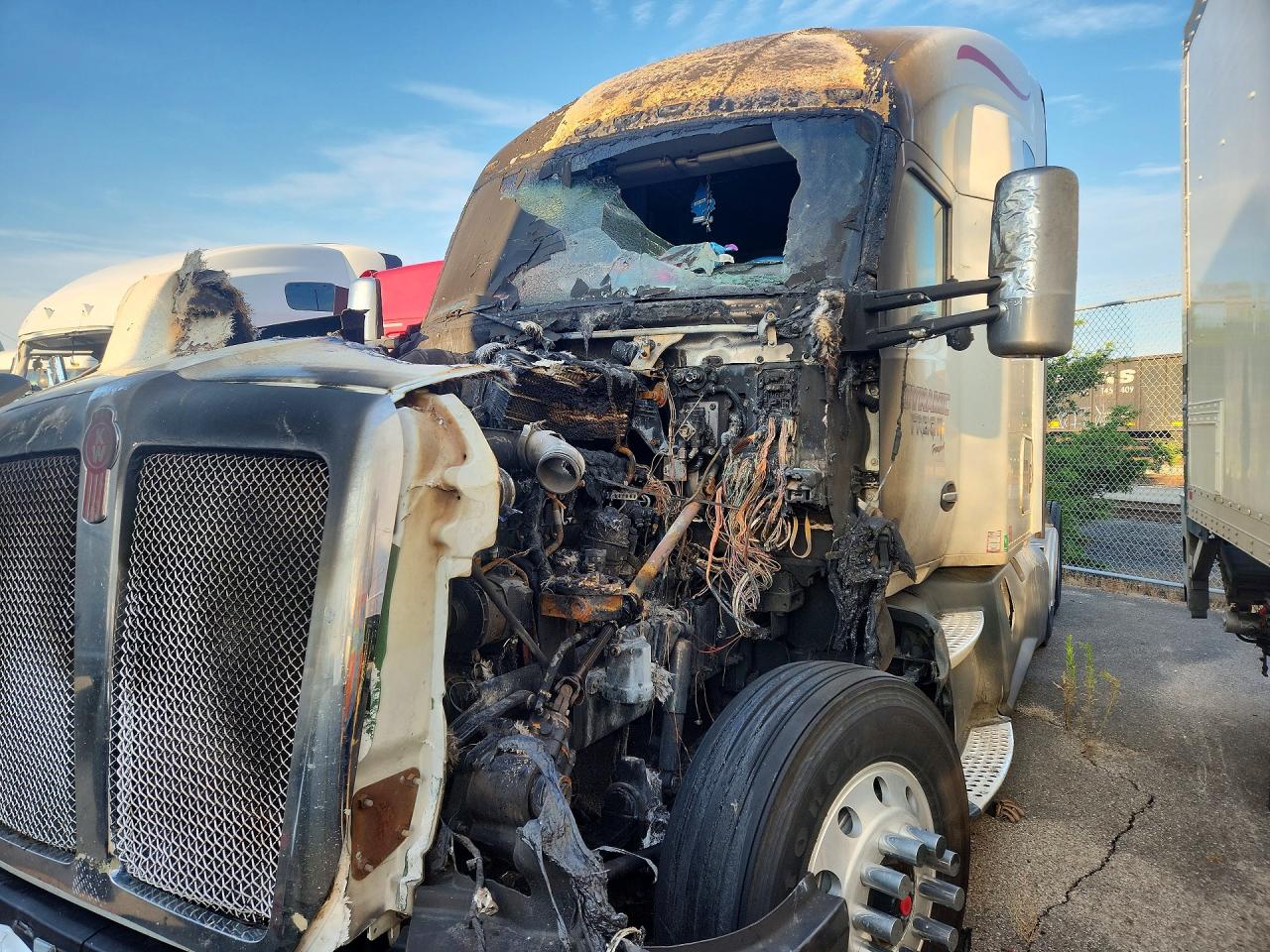 1XKYDP9X2JJ175673 · 2018 KENWORTH CONSTRUCTION