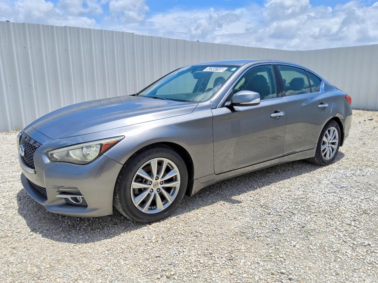 JN1EV7AR4HM841176 · 2017 INFINITI Q50