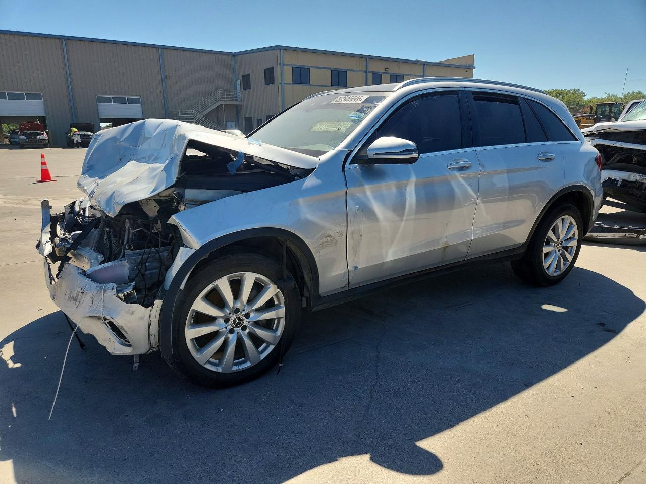 WDC0G8EB7LF676140 · 2020 MERCEDES-BENZ GLC