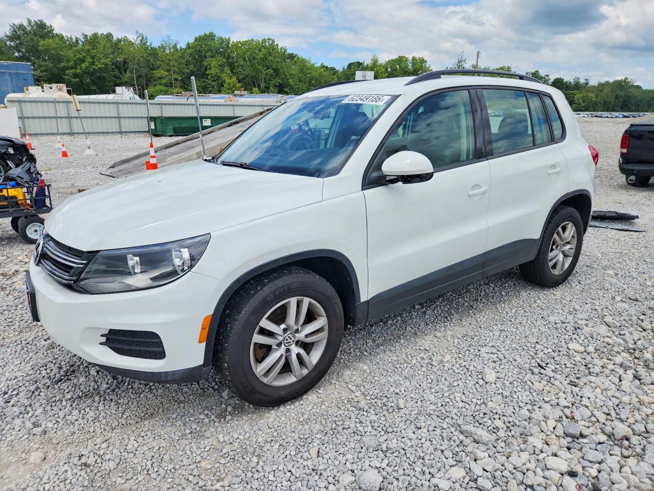 WVGAV7AX1GW523766 · 2016 VOLKSWAGEN TIGUAN