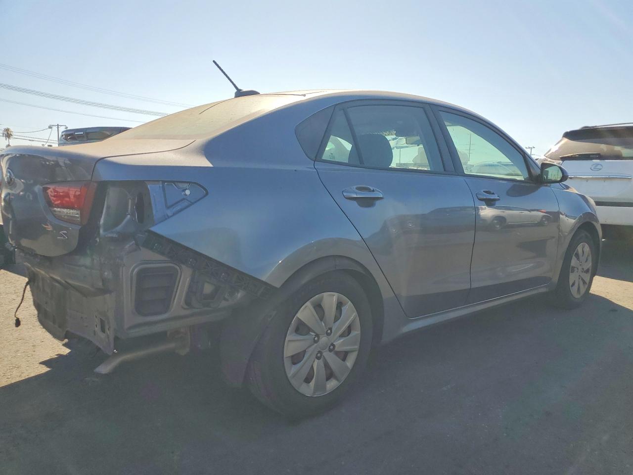 3KPA24AD4LE256094 · 2020 KIA RIO · 3/13