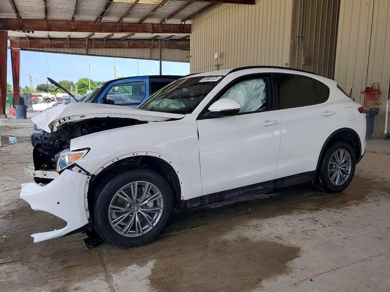 ZASPAJAN5N7D28208 · 2022 ALFA ROMEO STELVIO