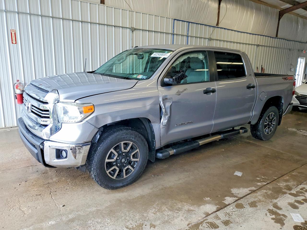 2017 TOYOTA TUNDRA