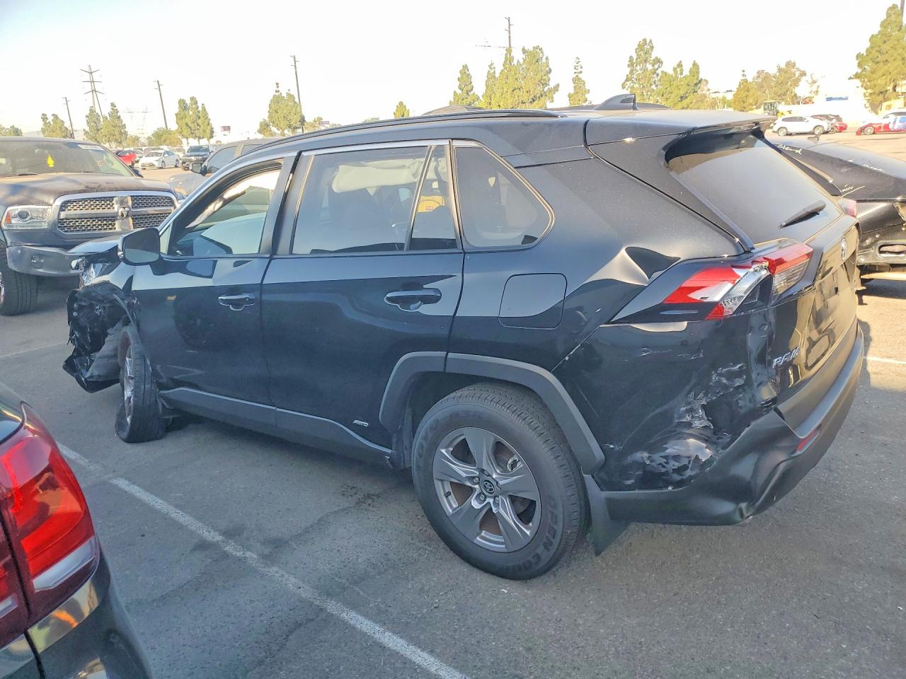 JTMRWRFV9SJ091327 · 2025 TOYOTA RAV4 HYBRID · 2/13