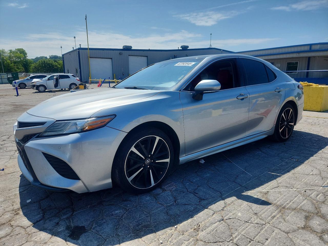4T1B61HK8JU067129 · 2018 TOYOTA CAMRY