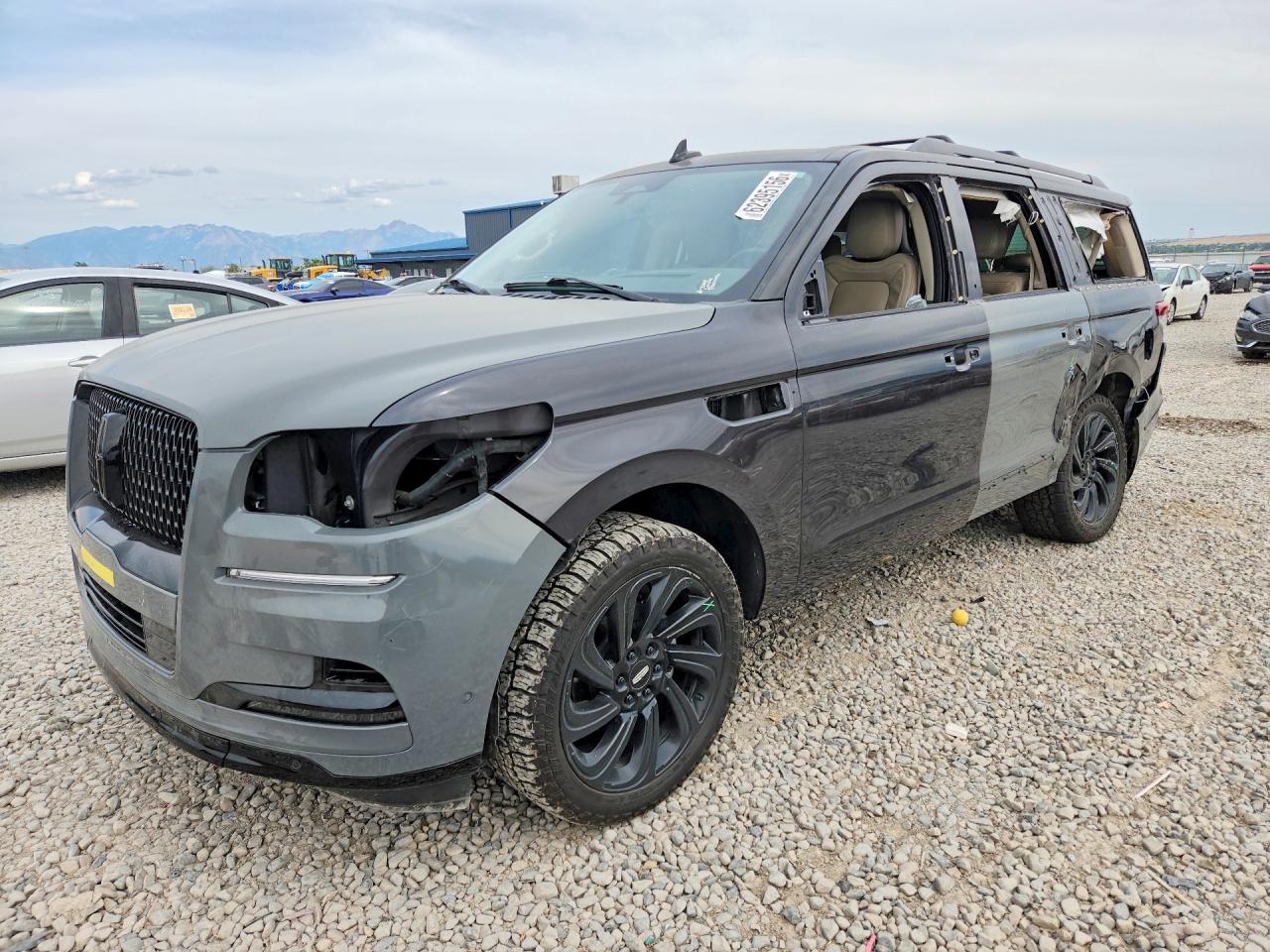 5LMJJ3LGXREL05767 · 2024 LINCOLN NAVIGATOR