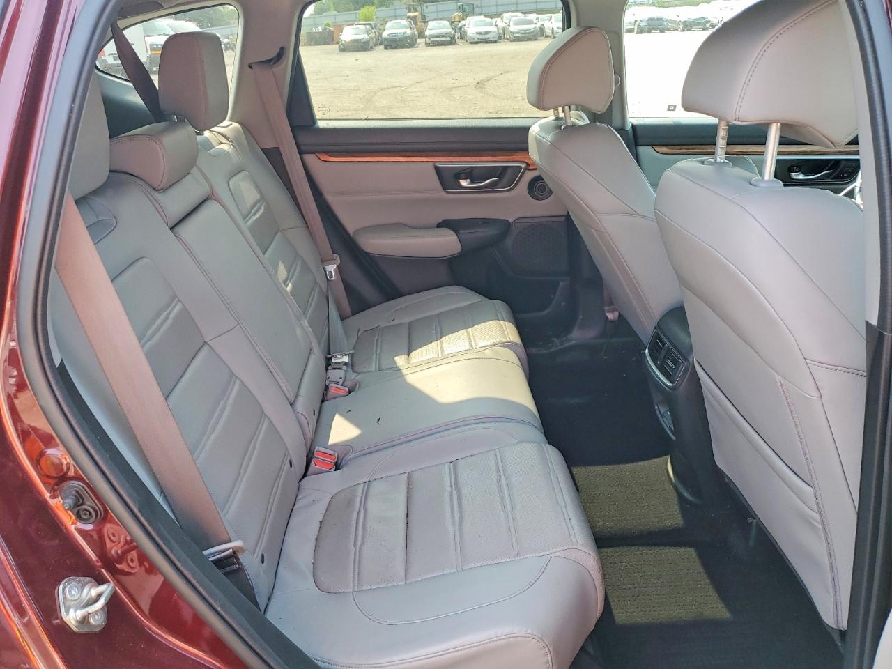 2HKRW2H98HH632893 · 2017 HONDA CR-V · 10/12