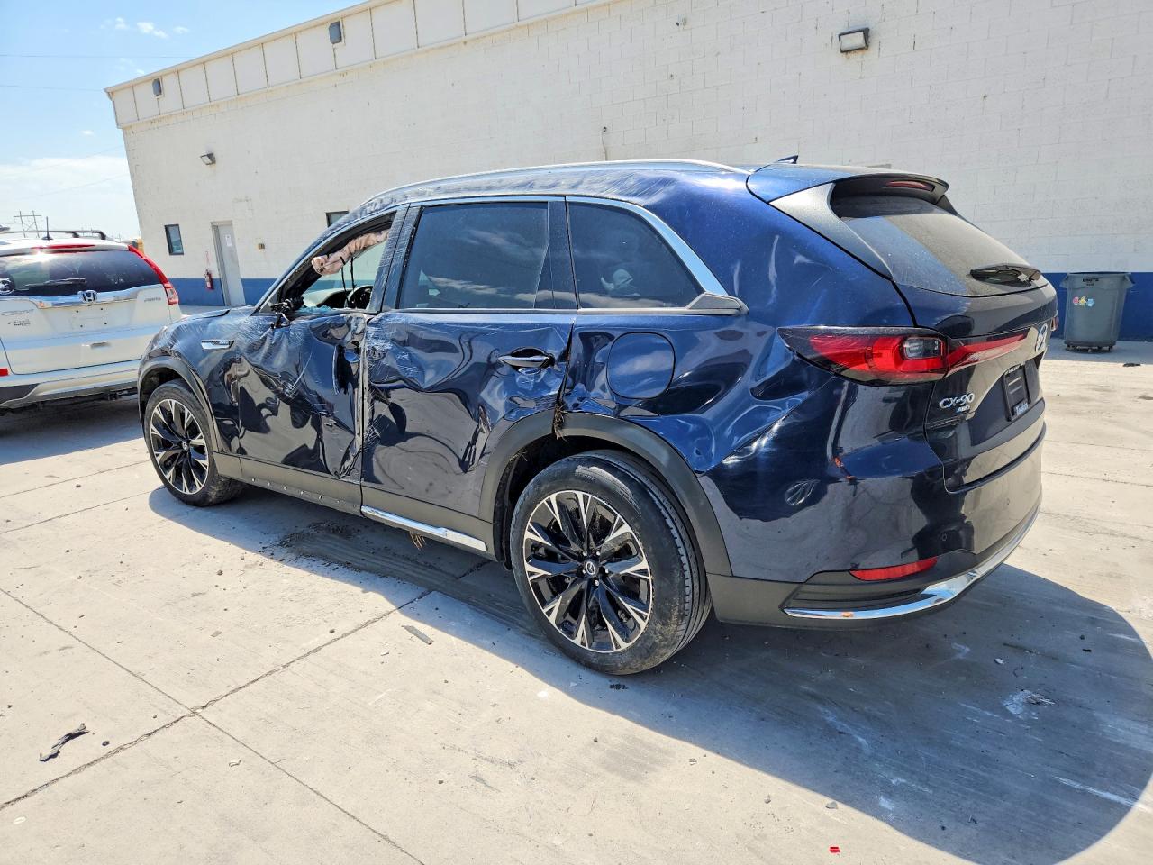 JM3KKEHA0R1130520 · 2024 MAZDA CX-90 · 2/12