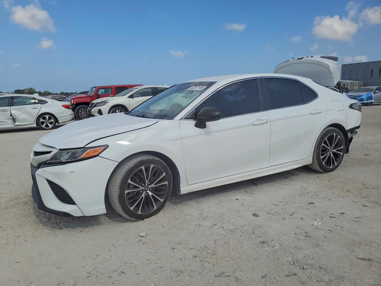 4T1B11HK0JU073599 · 2018 TOYOTA CAMRY