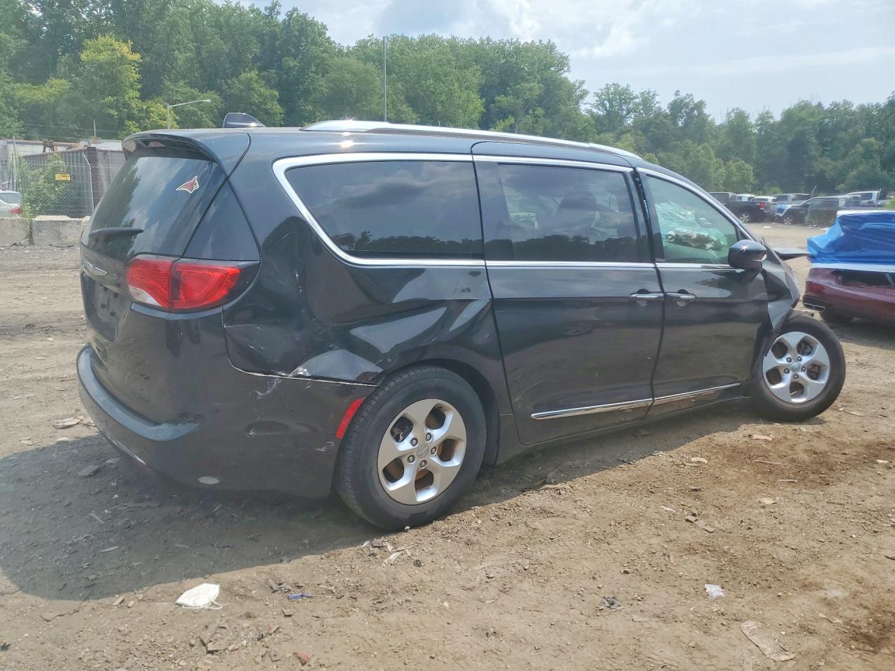 2C4RC1EG7HR770708 · 2017 CHRYSLER PACIFICA · 3/13