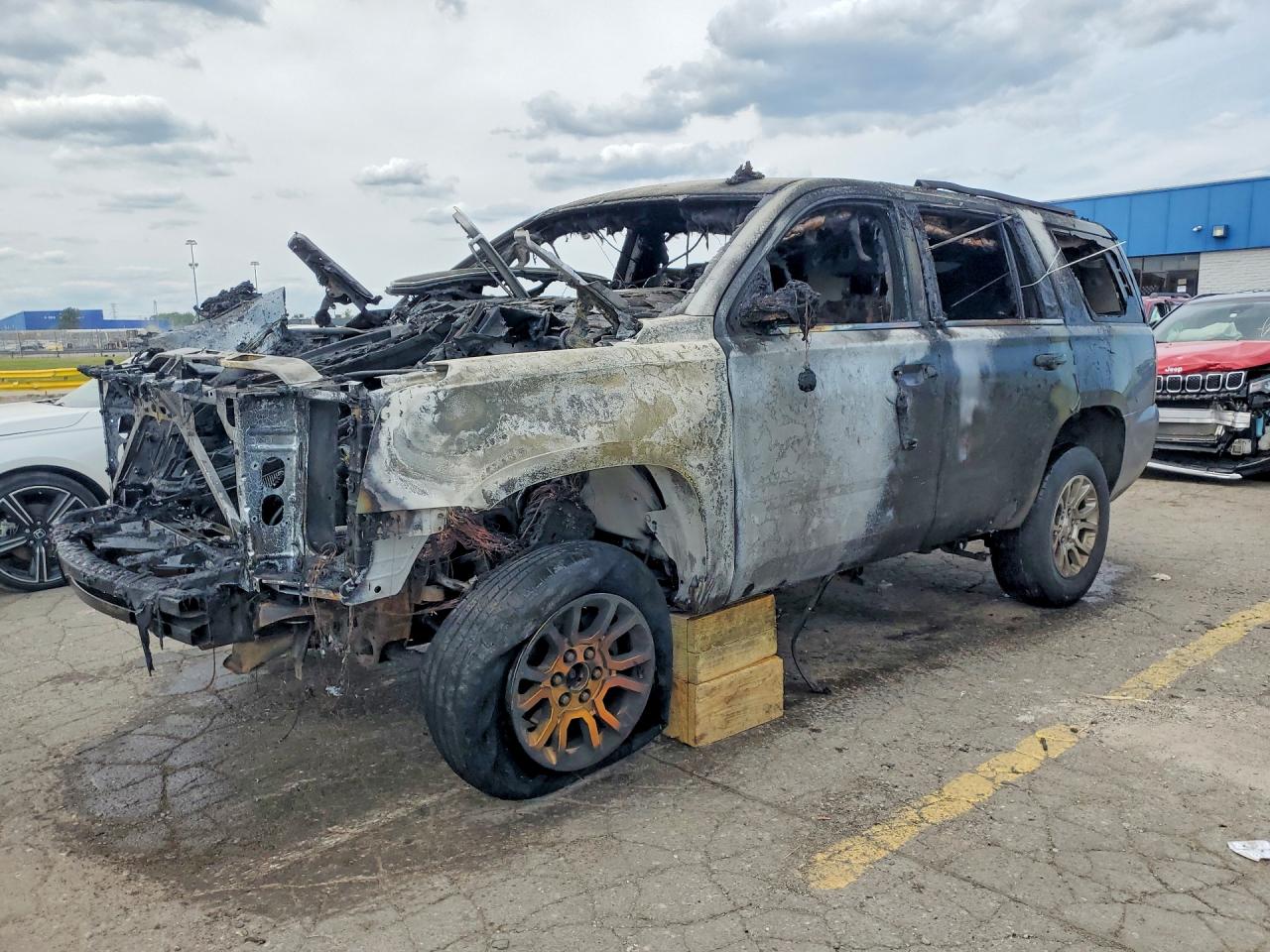1GKS2BKC7GR443388 · 2016 GMC YUKON