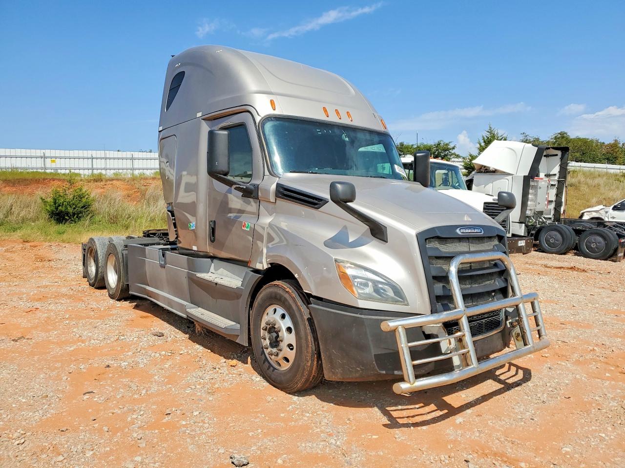 3AKJHHDR5KSKB5338 · 2019 FREIGHTLINER CASCADIA 126 · 4/14