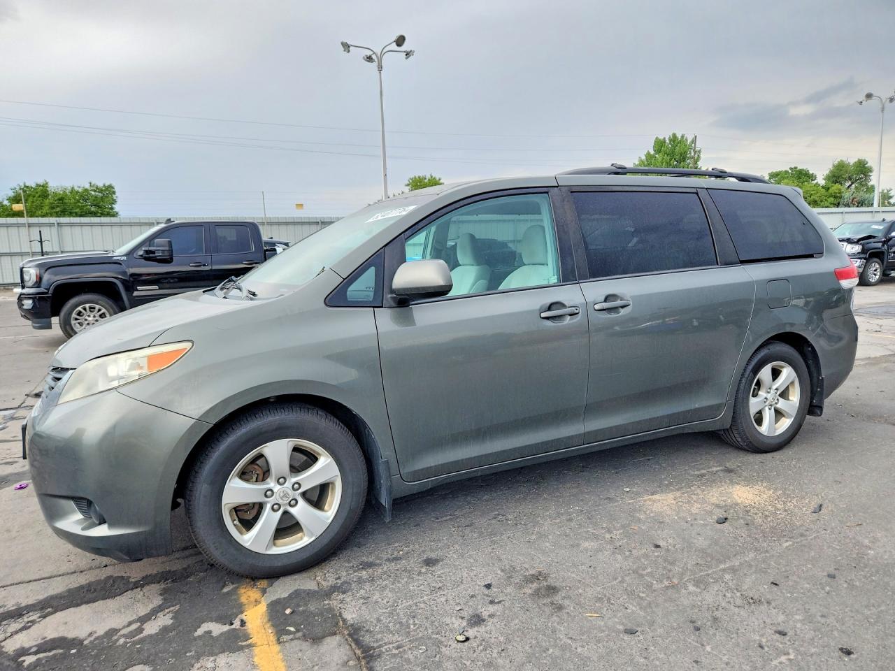 5TDKK3DC8CS208976 · 2012 TOYOTA SIENNA