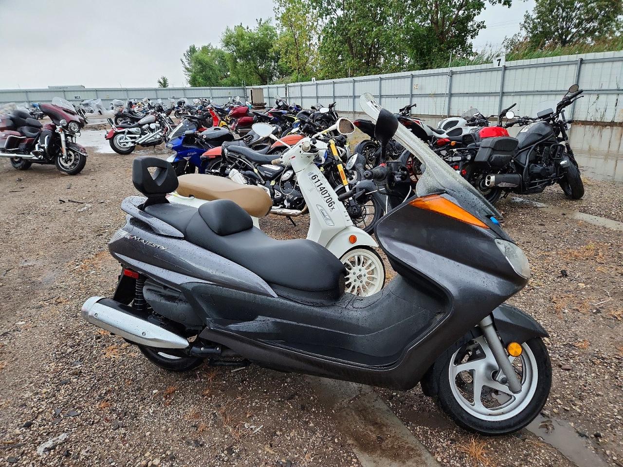 JYASH03Y45A002172 · 2005 YAMAHA YP400