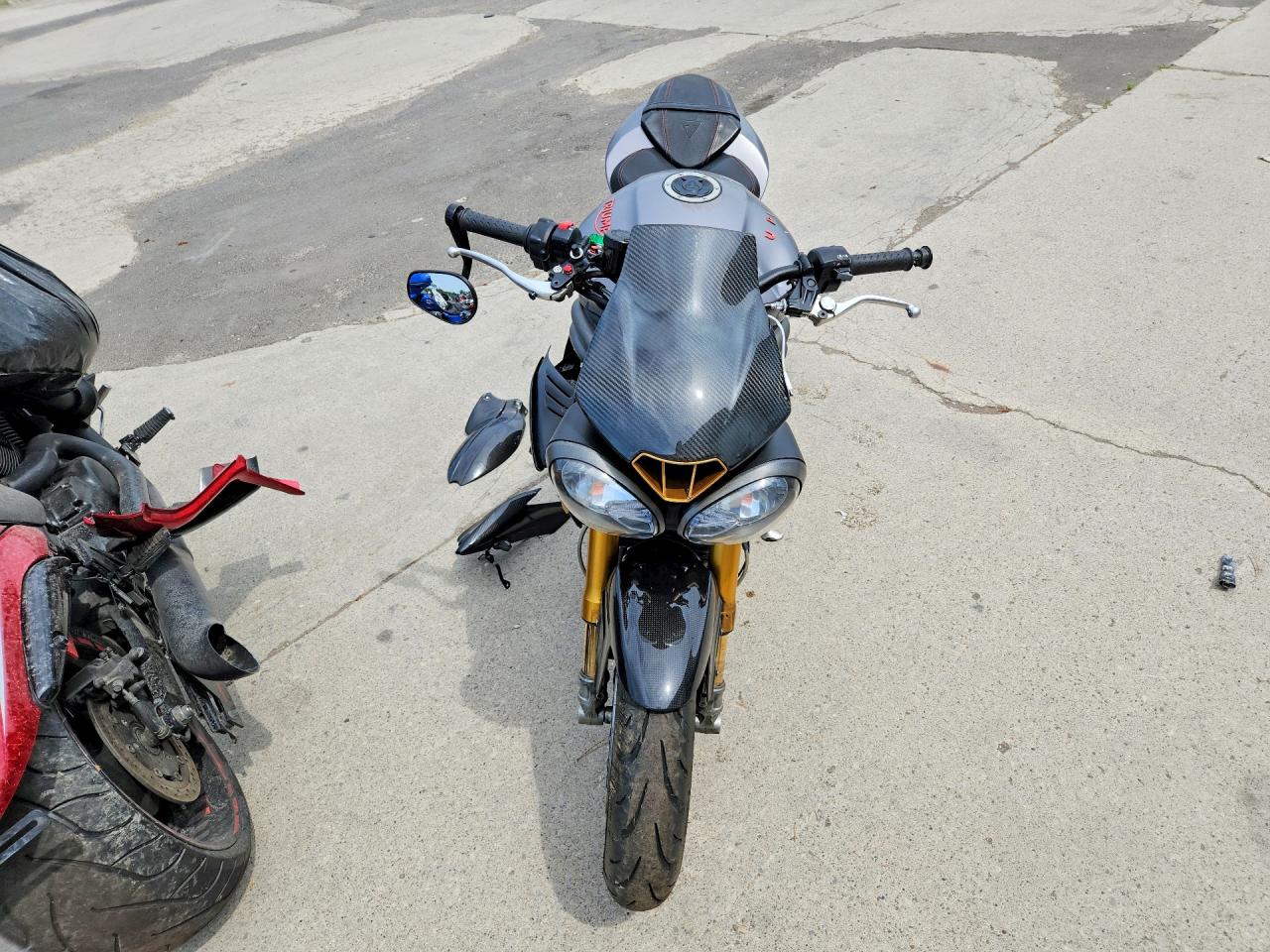 SMTN51PP3GJ753480 · 2016 TRIUMPH MOTORCYCLE SPEED TRIPLE · 2/9