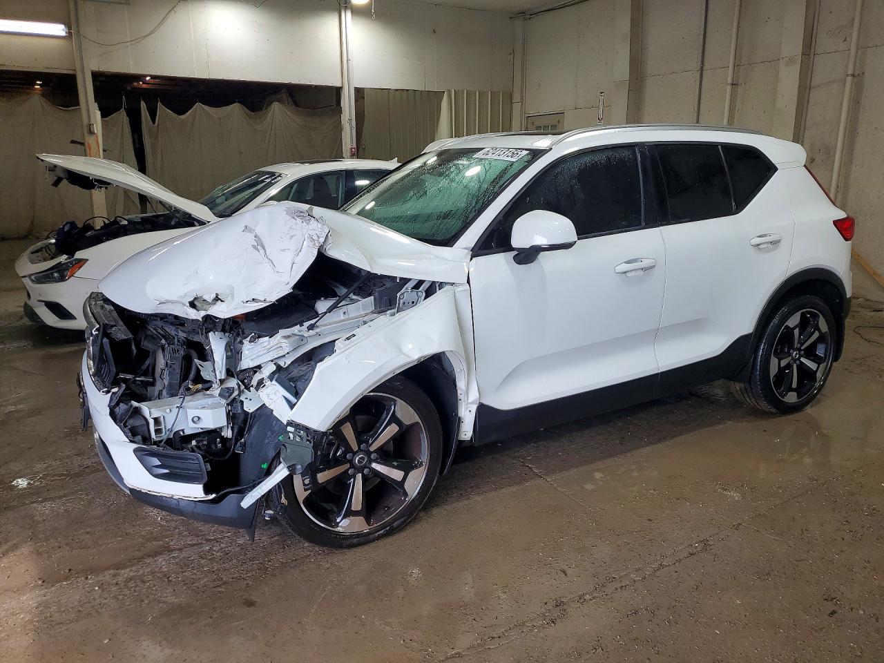 YV4162XZ7K2019412 · 2019 VOLVO XC40