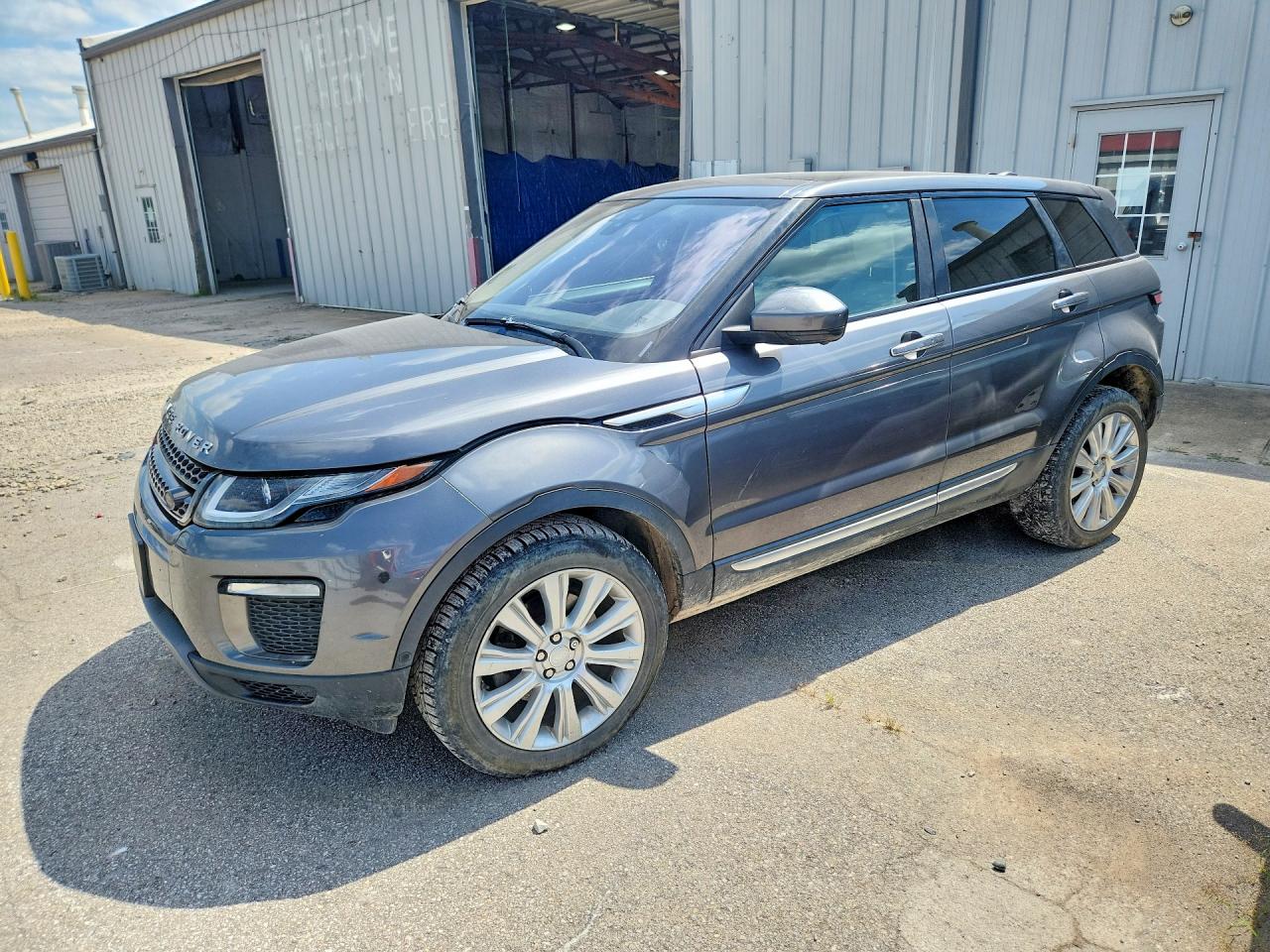 SALVR2BG8HH205587 · 2017 LAND ROVER RANGE ROVER EVOQUE