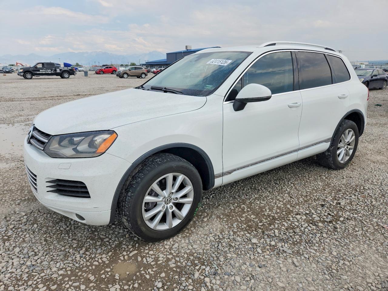 WVGEF9BP2ED008664 · 2014 VOLKSWAGEN TOUAREG
