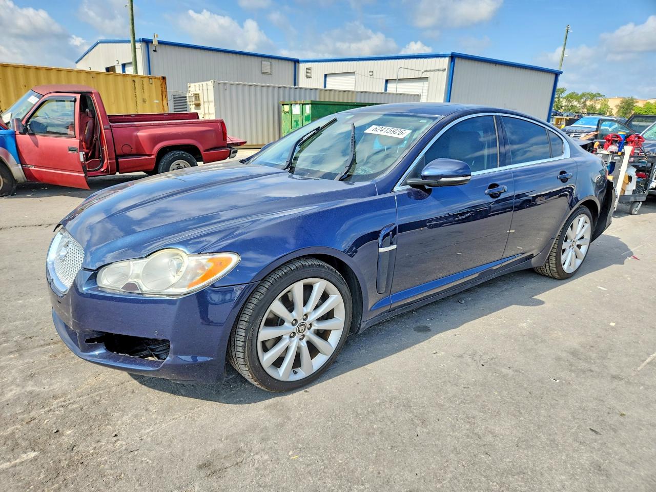 SAJWA0GB6BLR90069 · 2011 JAGUAR XF
