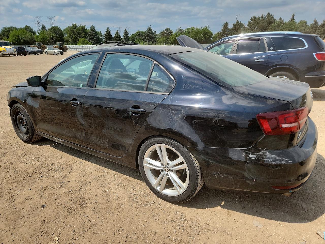 3VW2B7AJ7JM248132 · 2018 VOLKSWAGEN JETTA · 2/12