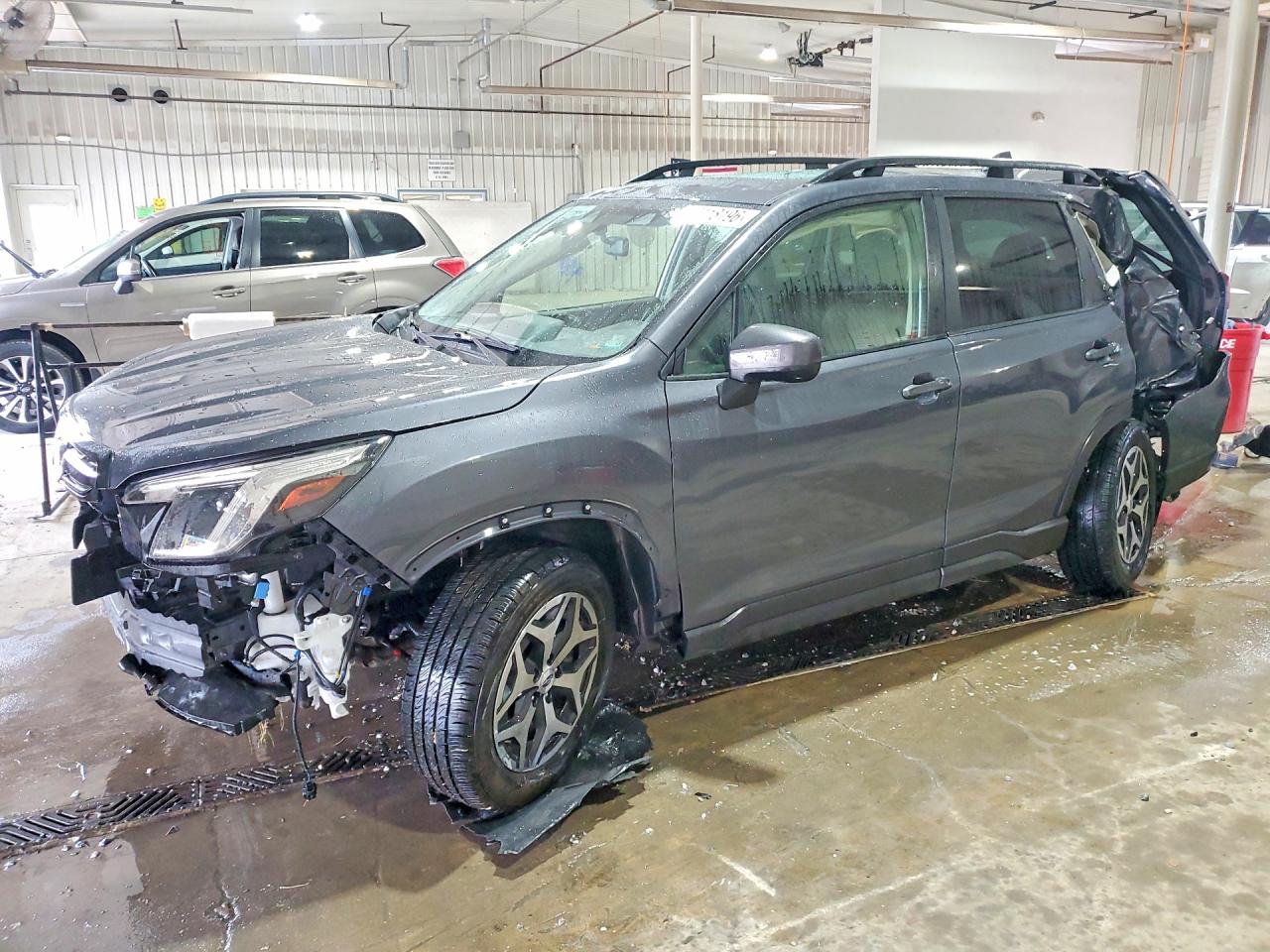 JF2SKADCXNH507706 · 2022 SUBARU FORESTER