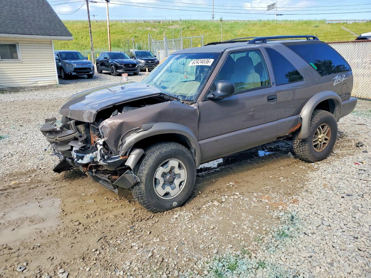 1GNCT18W4WK215338 · 1998 CHEVROLET BLAZER