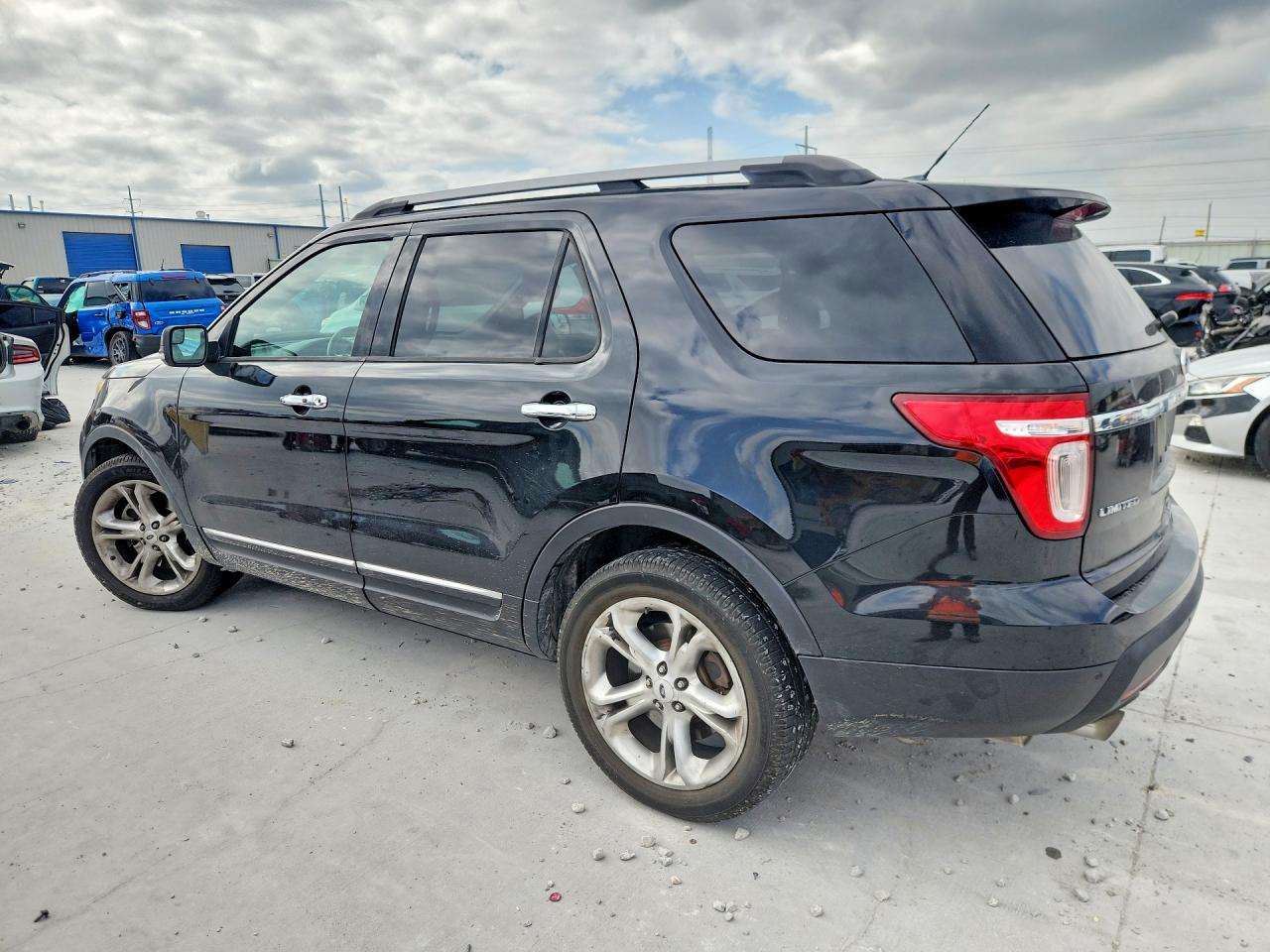 1FM5K7F87FGA89485 · 2015 FORD EXPLORER · 2/13