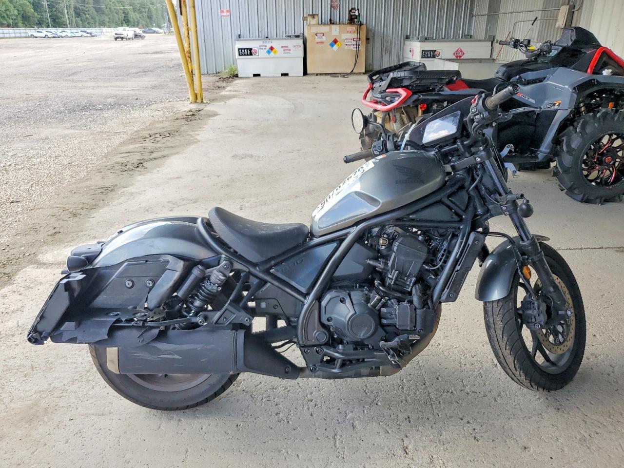 JH2SC87G8SK000893 · 2025 HONDA CMX1100