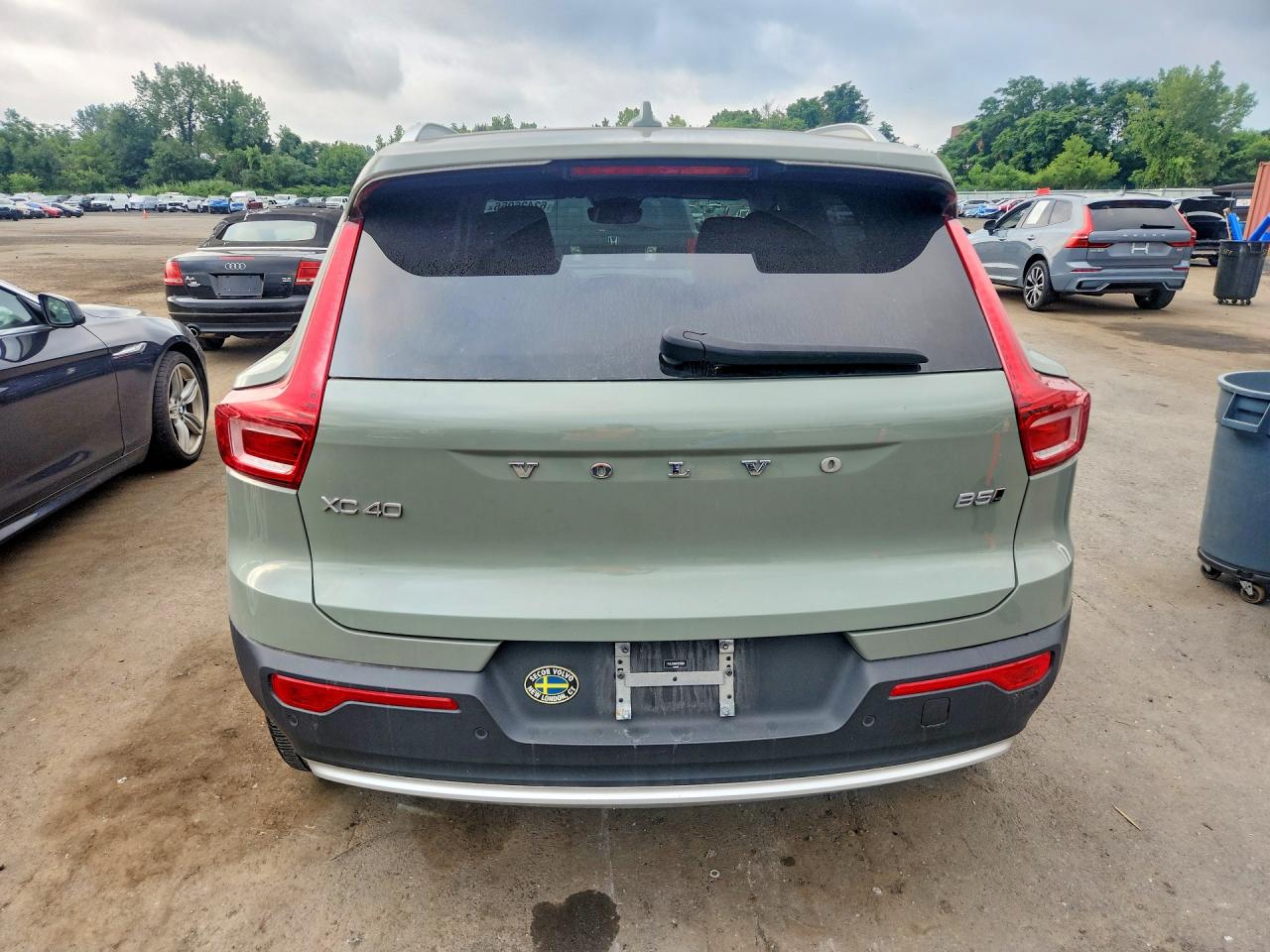 YV4L12UNXP2070869 · 2023 VOLVO XC40 · 6/13